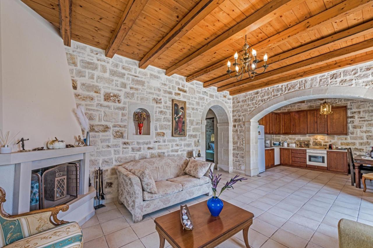 Villa Despina Prinés Buitenkant foto
